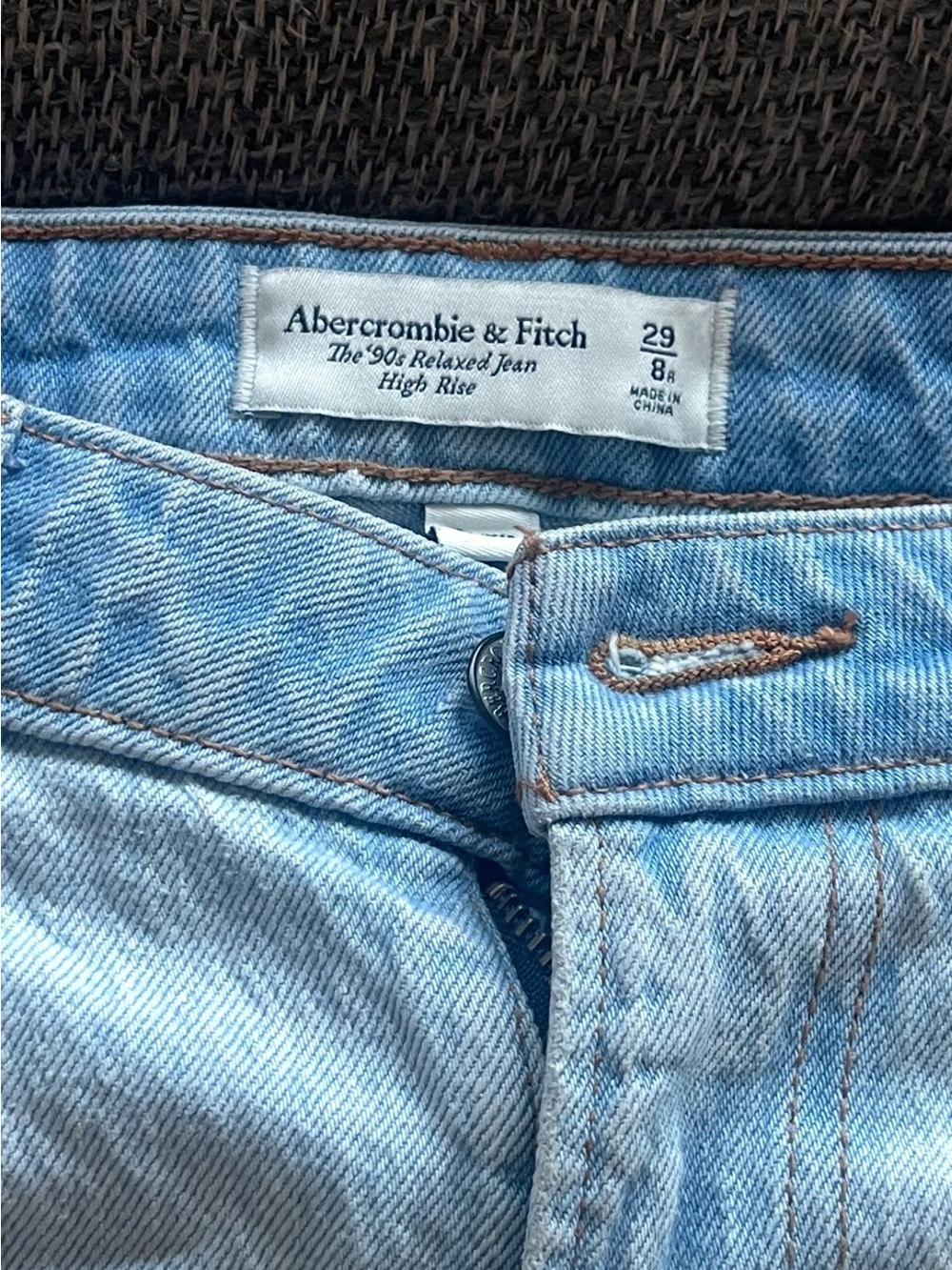 Abercrombie & Fitch The 90’s Relaxed Jean High Rise Size 29/8R